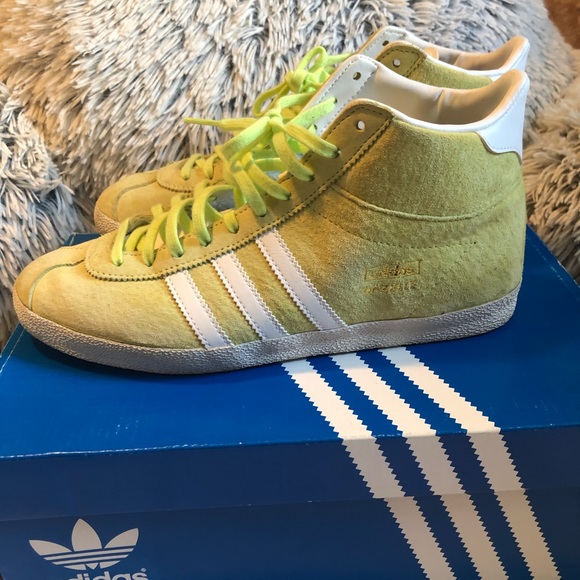 Gazelle OG Mid Ed W in color Glow - Picture 2 of 4